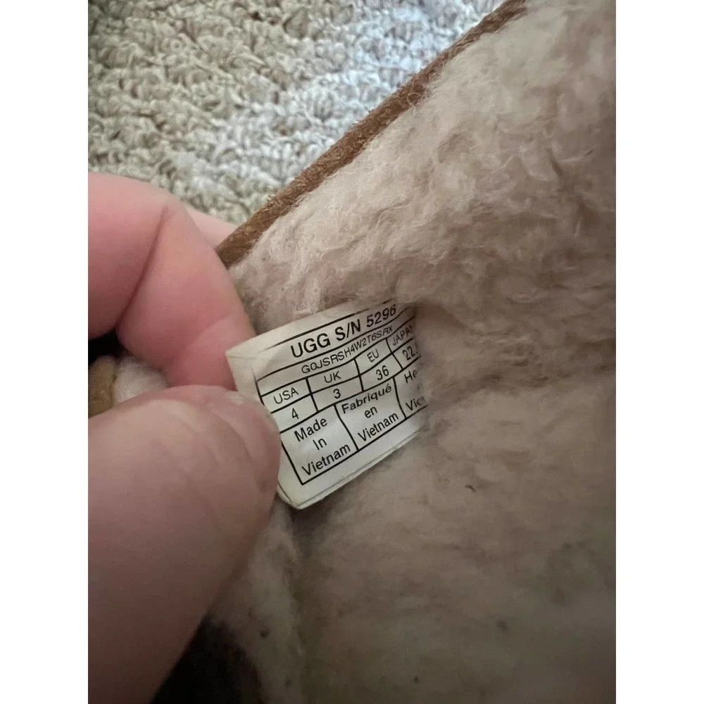 UGG kids Dakota slippers